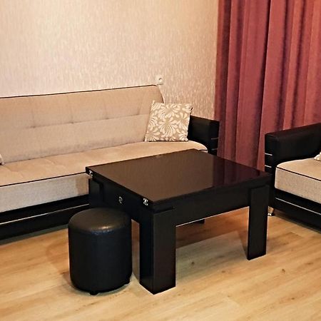Bright And Cozy Apartment On Aghmashenebeli Avenue Tiflis Dış mekan fotoğraf
