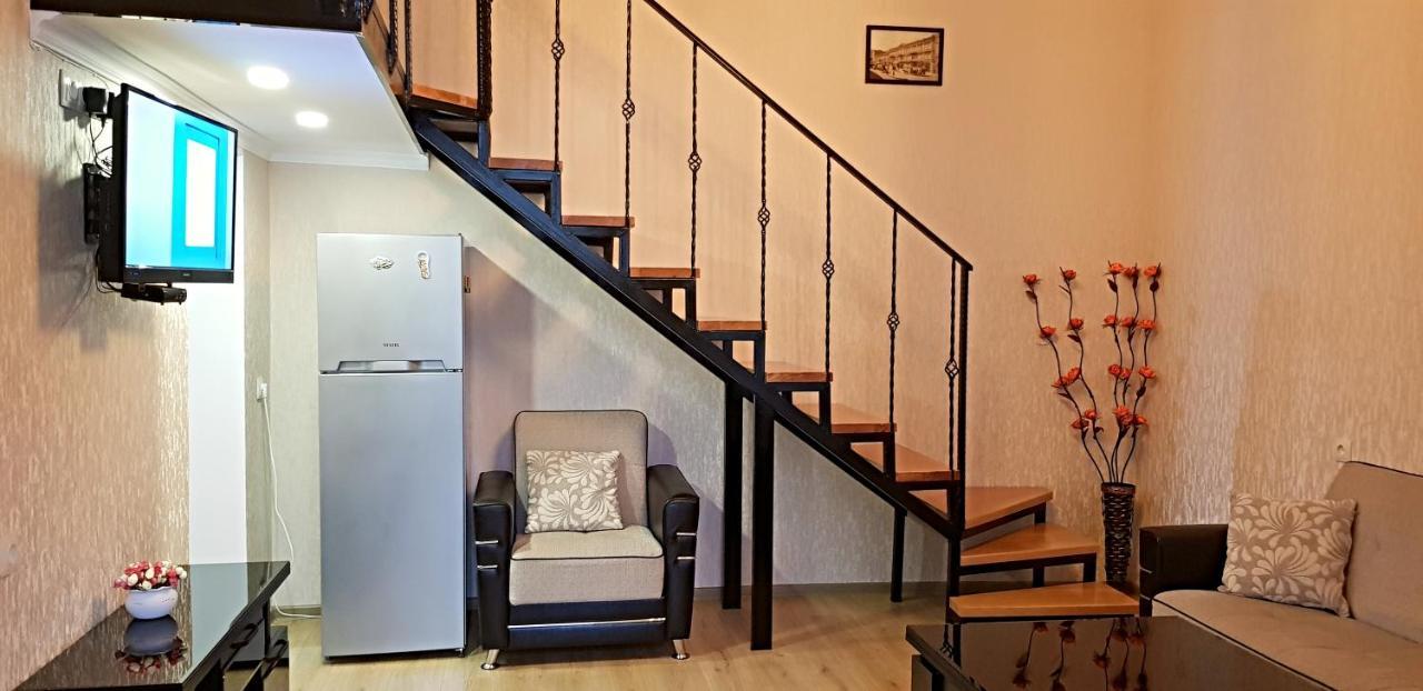 Bright And Cozy Apartment On Aghmashenebeli Avenue Tiflis Dış mekan fotoğraf